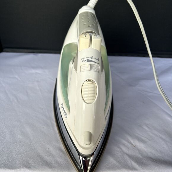 Rowenta Professional Luxe DM 880 Anti Drip Vertical Steam Clothing Iron Germany - Picture 2 of 6
